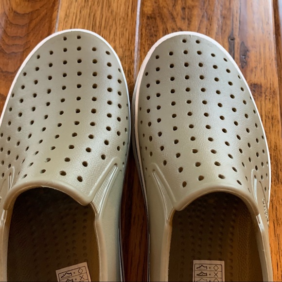 Native | taupe slip on shoes | Sz M6 / W8 - Picture 3 of 14